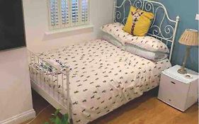 Stylish Modern Studio, Mock Georgian House, Heart Of Trendy Hackney & London
